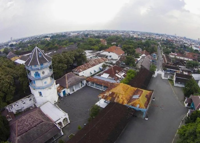 Spot On 90272 Istana Griya 1 Hotel Surakarta 